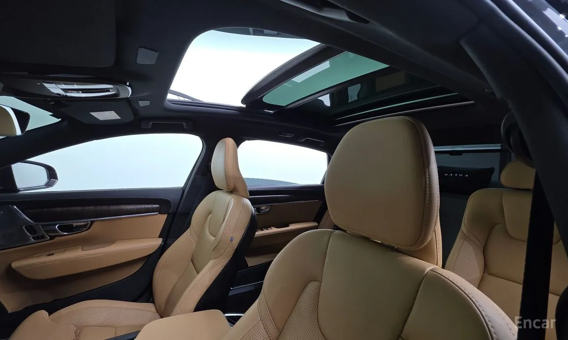 Photo 19 - Volvo S90