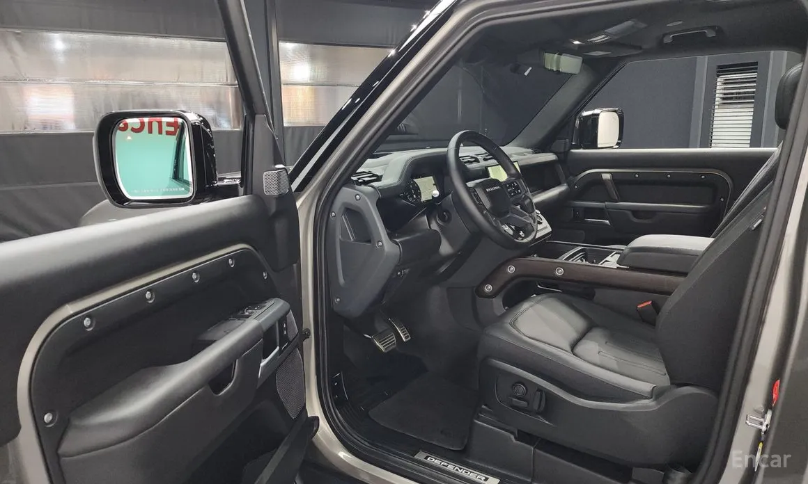 Фото 10 - Land Rover Defender