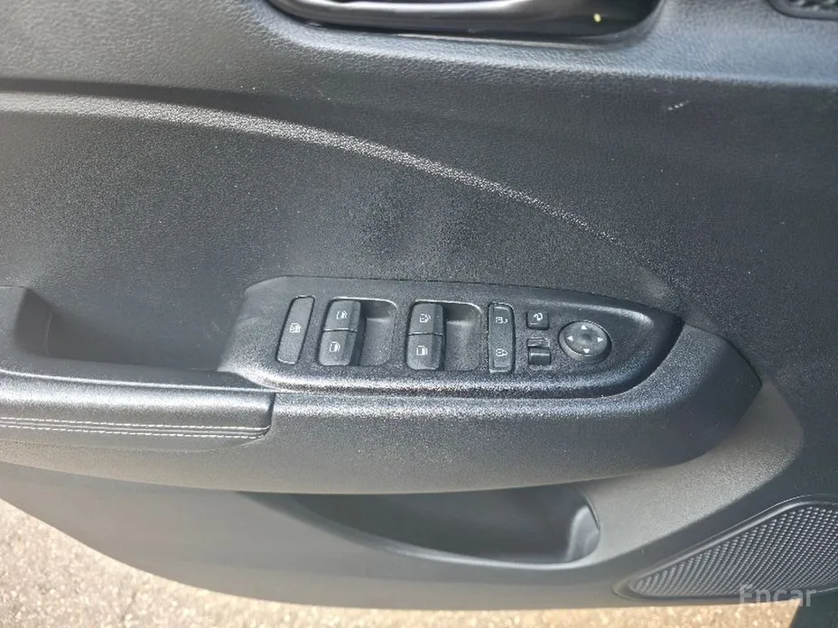 Фото 12 - Hyundai Venue