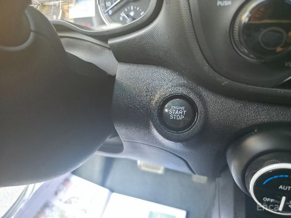 Фото 15 - Hyundai Venue