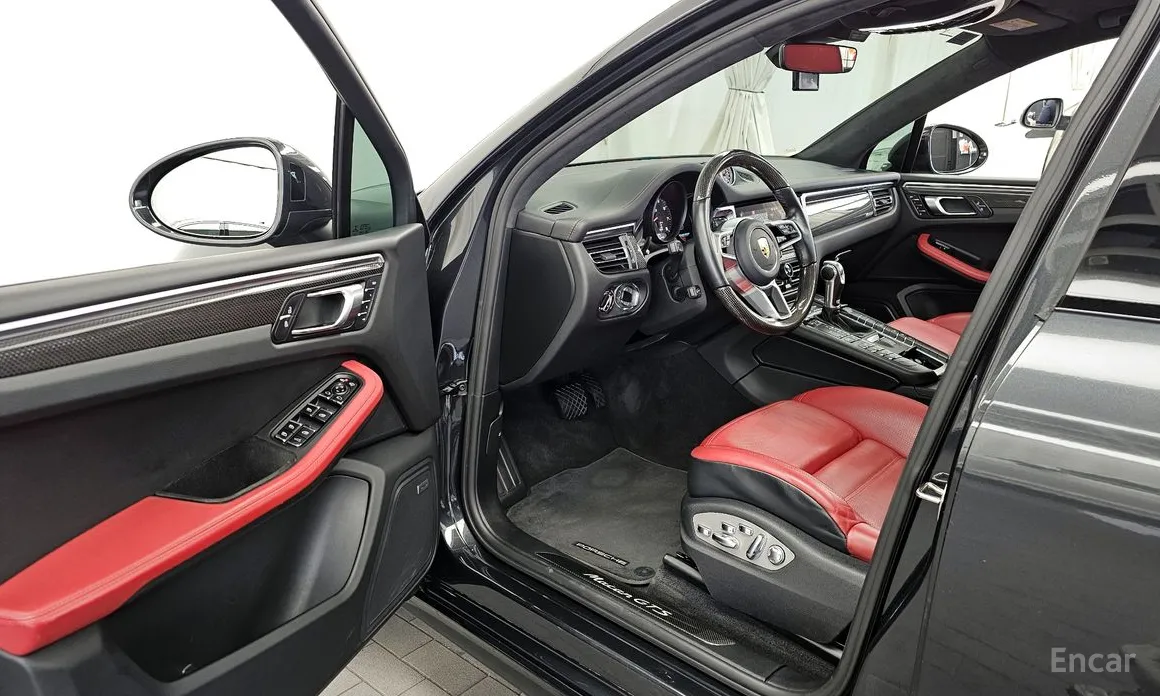 Фото 10 - Porsche Macan