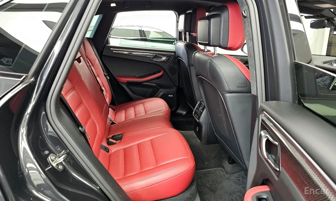 Фото 12 - Porsche Macan