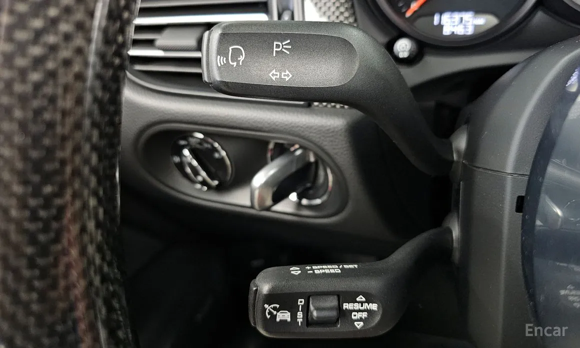 Фото 14 - Porsche Macan