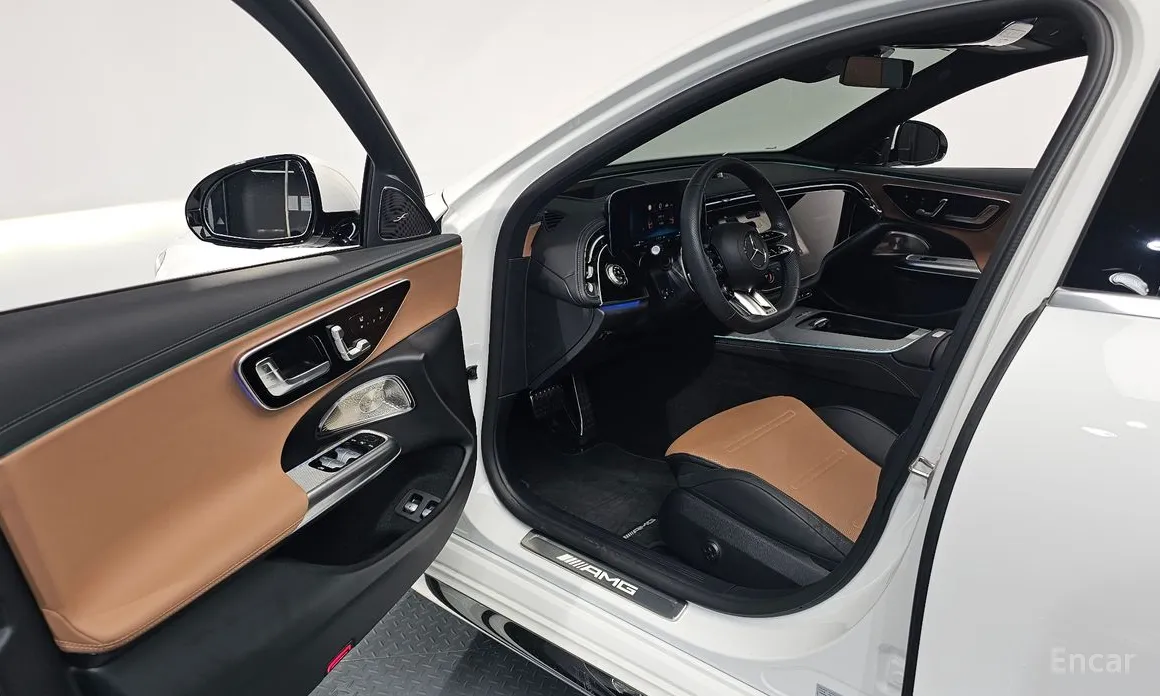 Фото 10 - Mercedes-Benz E-Class