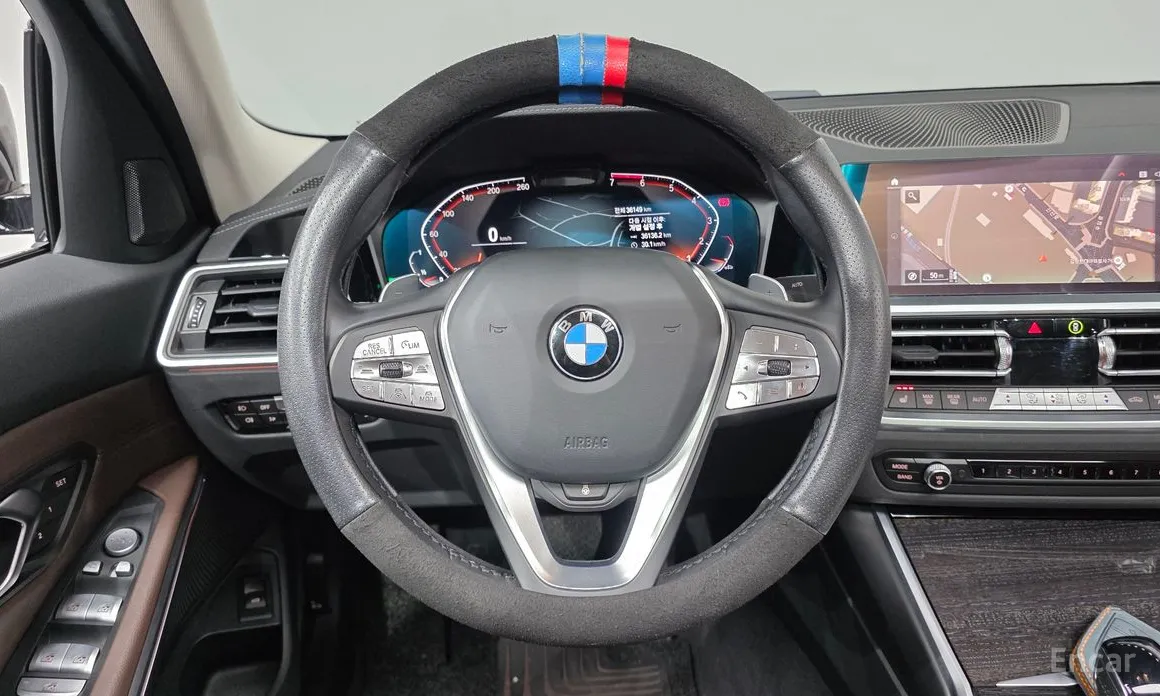 Photo 13 - BMW 3 Series