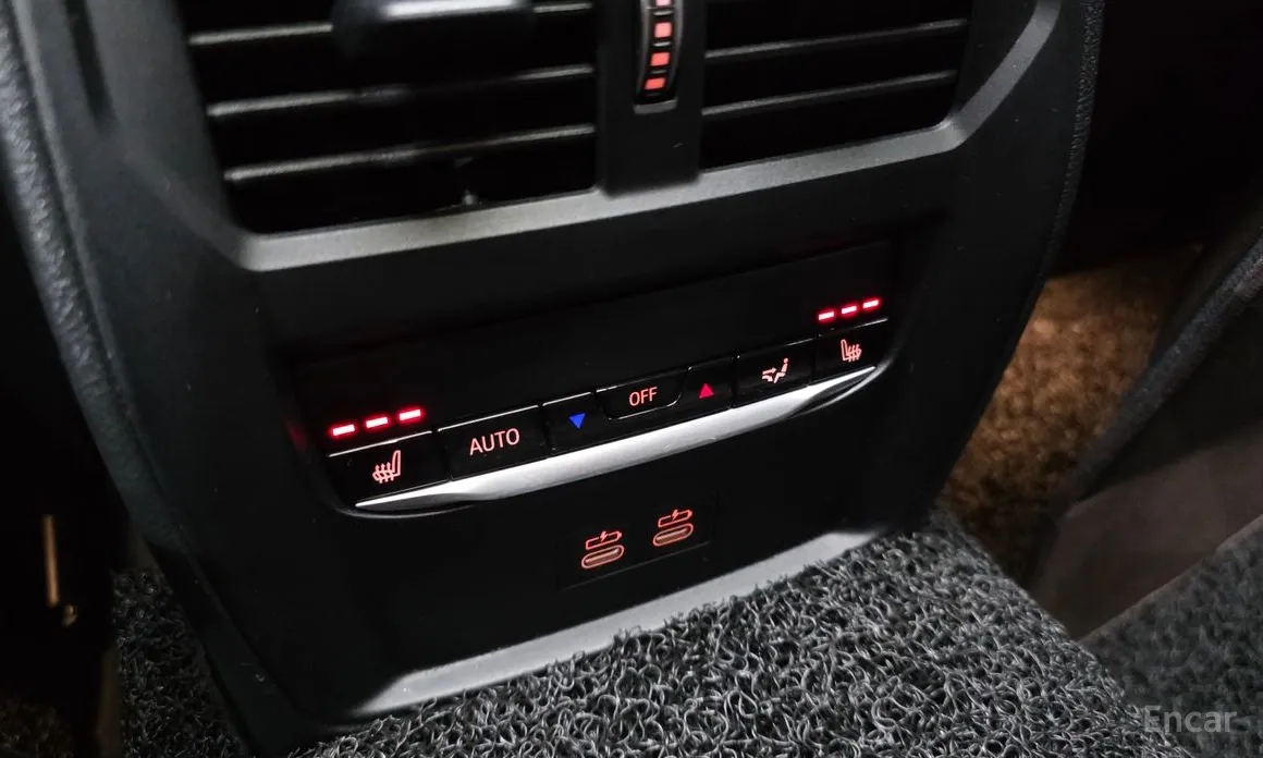 Photo 18 - BMW 3 Series