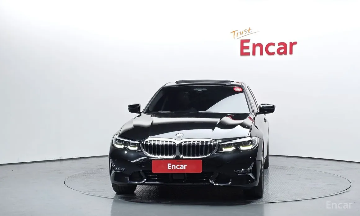 Photo 3 - BMW 3 Series