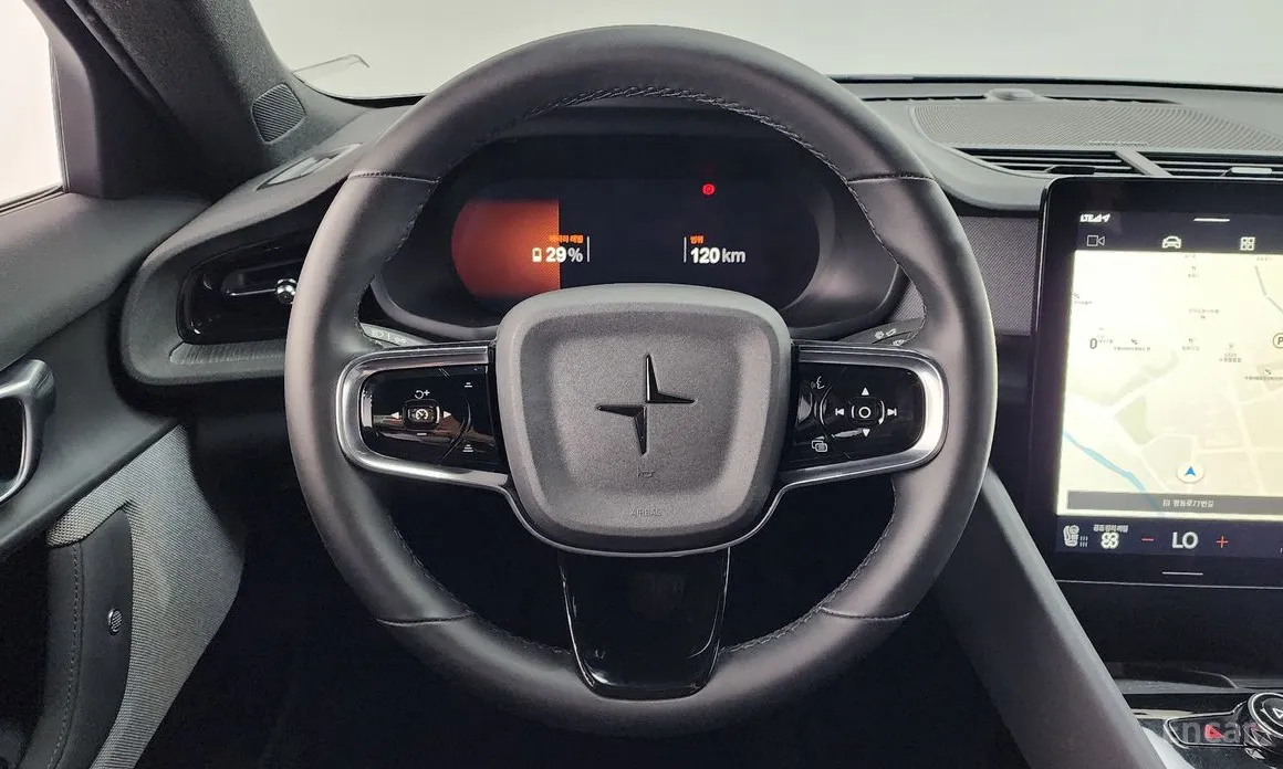 Фото 13 - Polestar 2