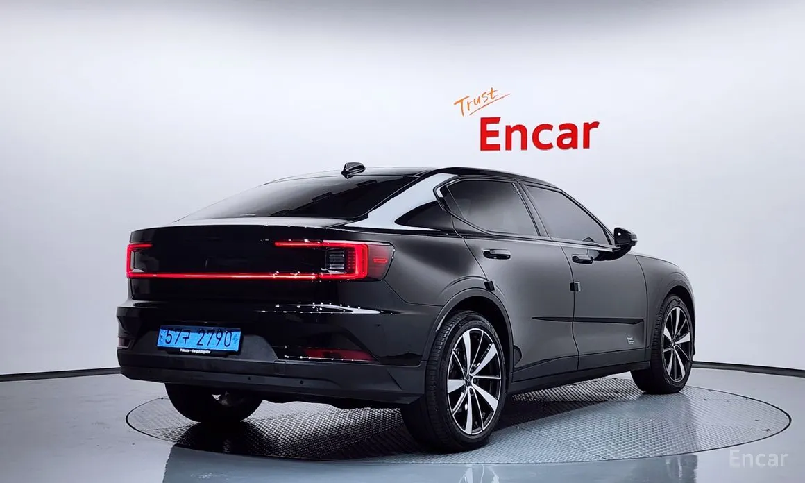 Фото 2 - Polestar 2