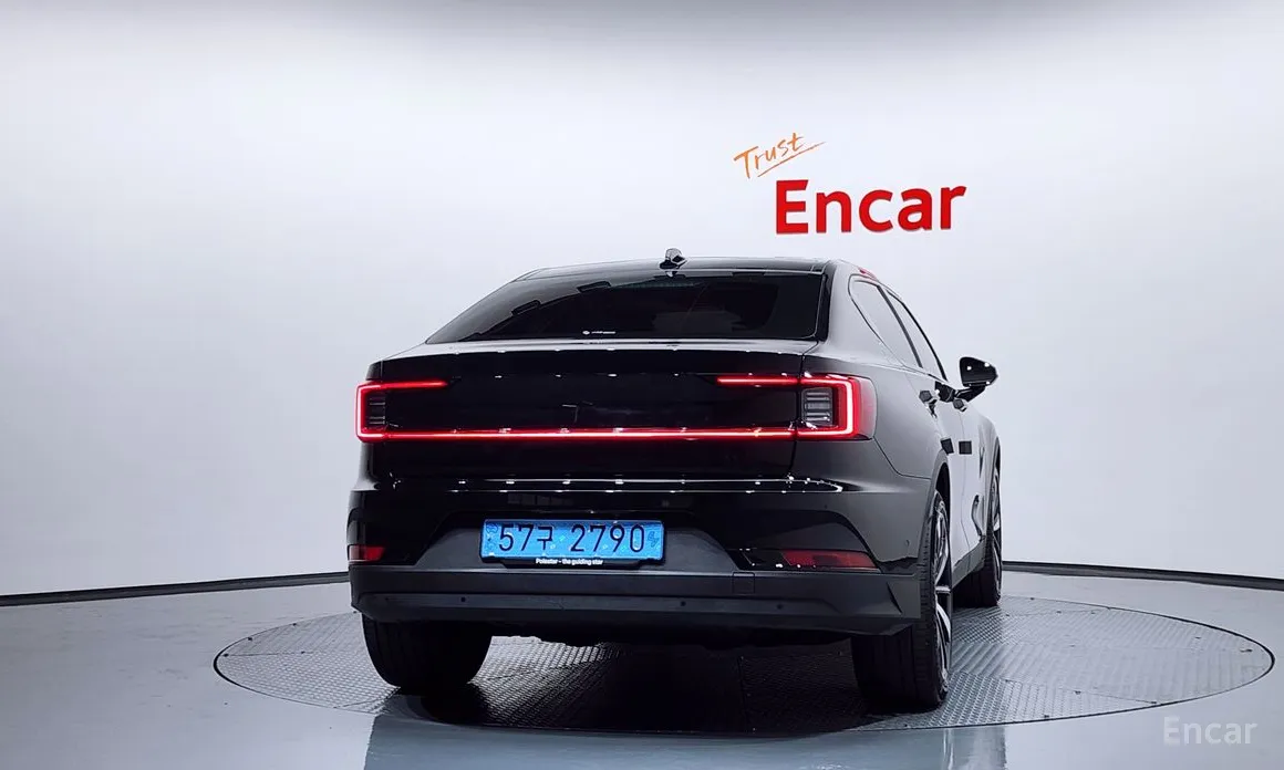 Фото 4 - Polestar 2