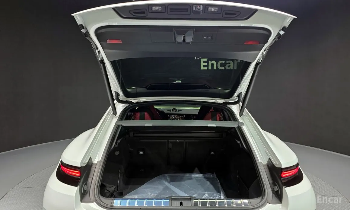 Фото 20 - Porsche Panamera