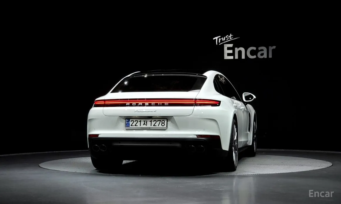 Фото 4 - Porsche Panamera