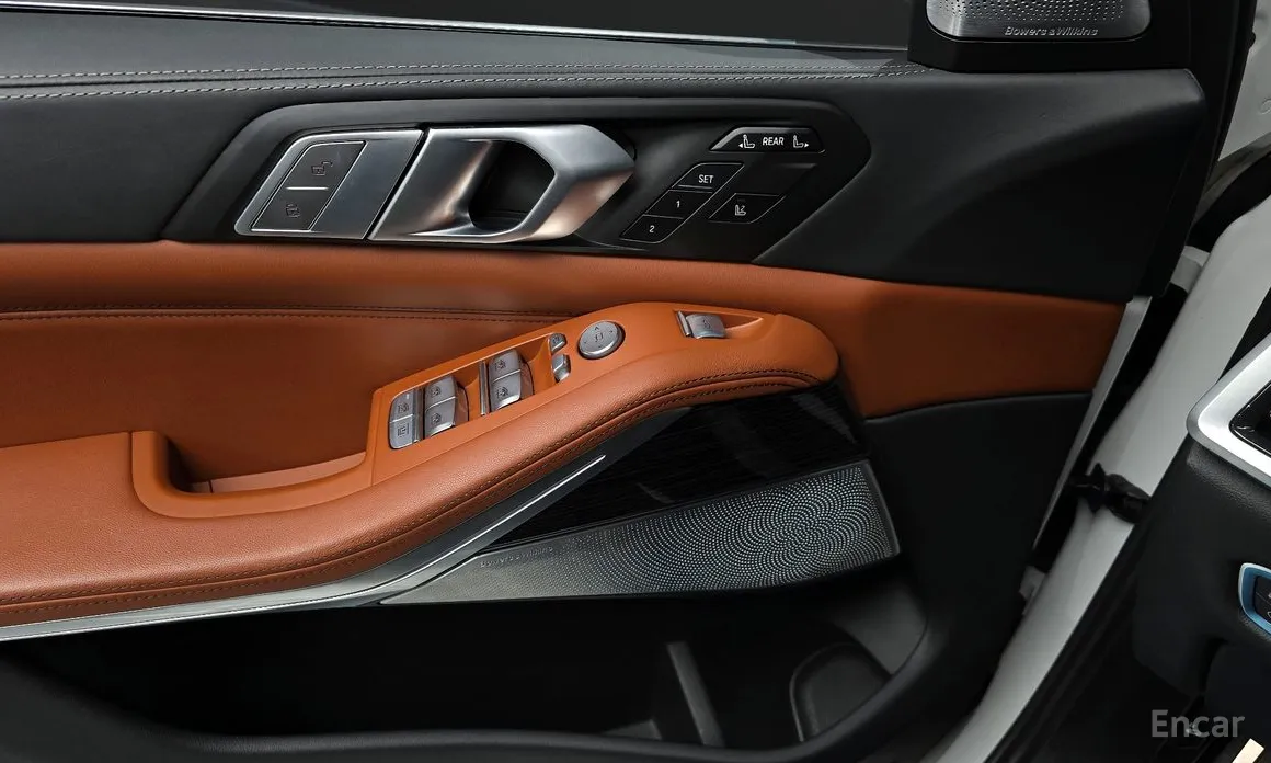 Фото 18 - BMW X7