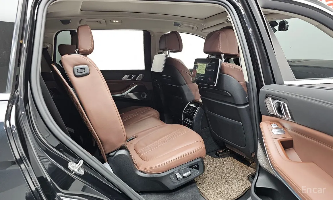 Фото 12 - BMW X7