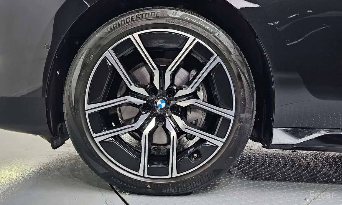 Фото 5 - BMW 7 Series