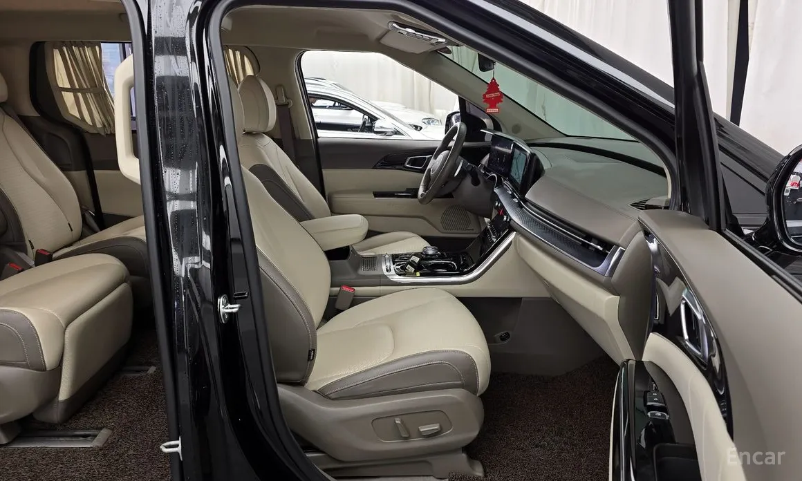 Фото 11 - Kia Carnival