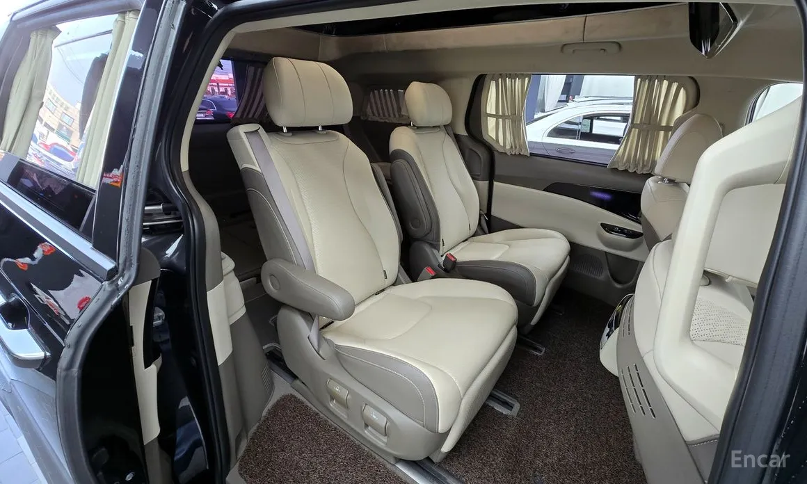 Фото 12 - Kia Carnival