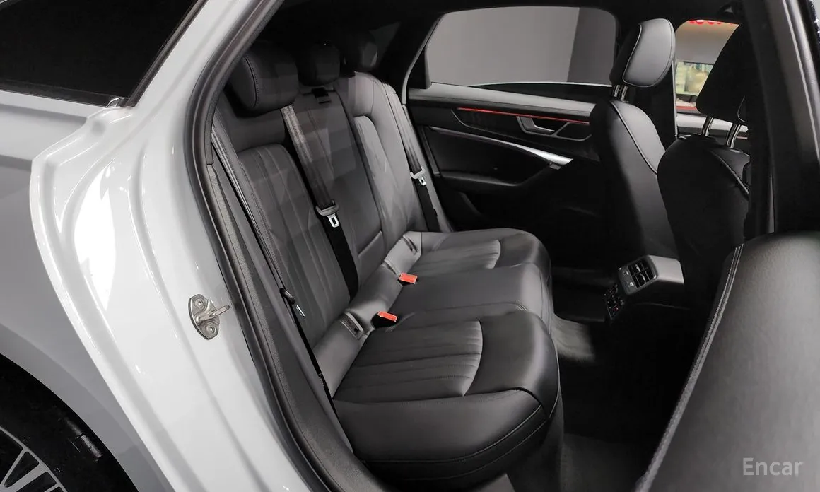 Фото 12 - Audi A6