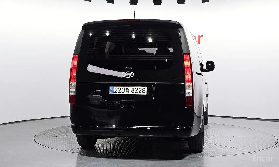 Фото 4 - Hyundai Staria