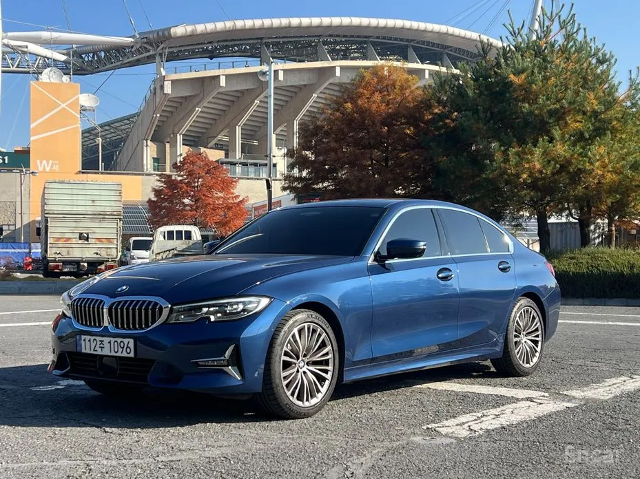 Photo 1 - BMW 3 Series