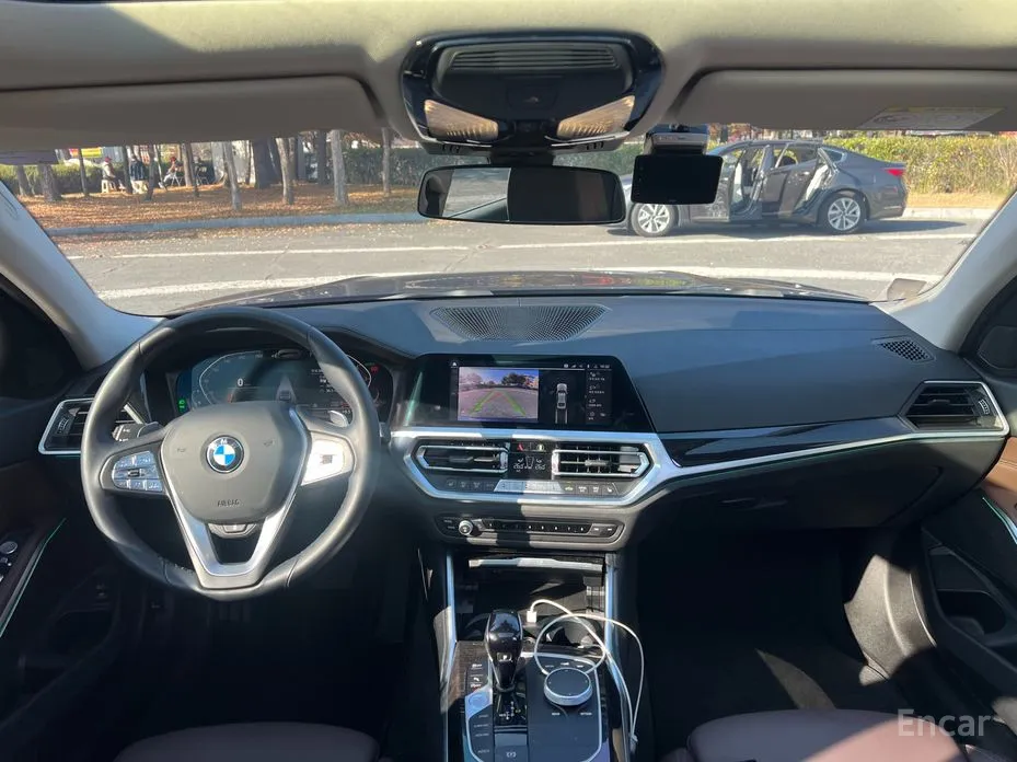 Photo 12 - BMW 3 Series