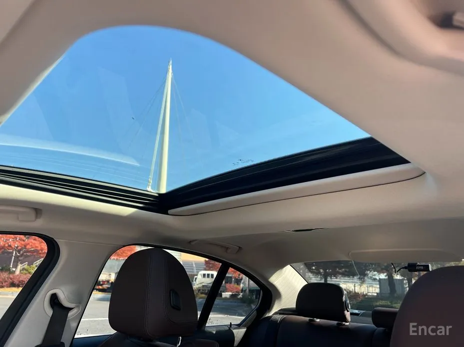 Photo 13 - BMW 3 Series