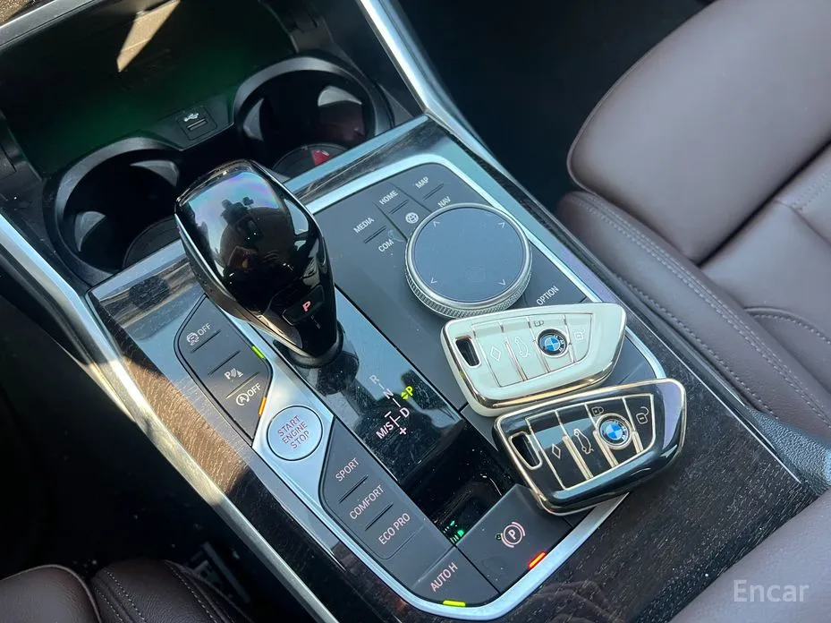 Photo 16 - BMW 3 Series