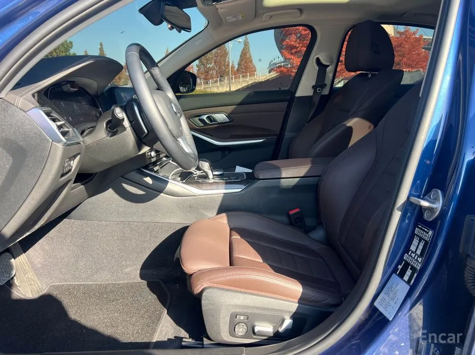 Photo 8 - BMW 3 Series