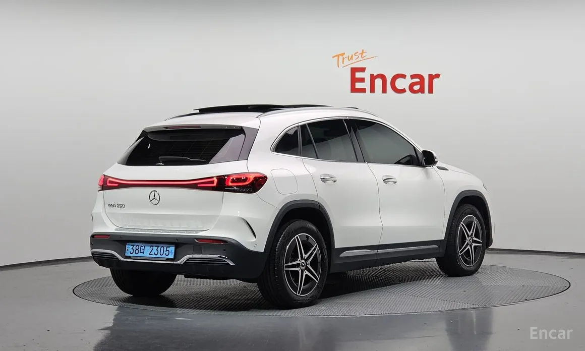 Фото 2 - Mercedes-Benz EQA