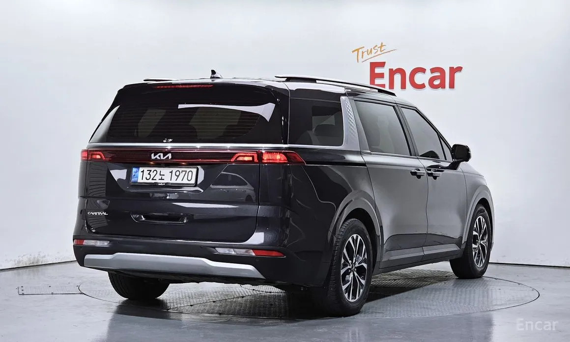 Фото 2 - Kia Carnival