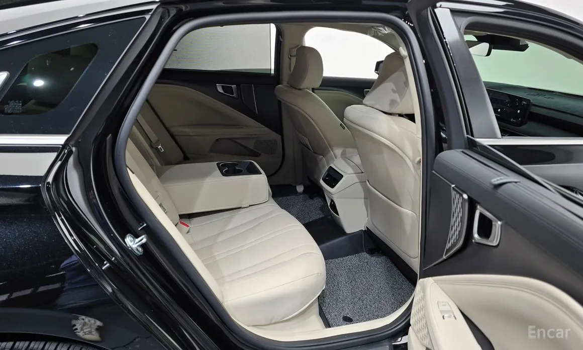 Фото 12 - Kia K8