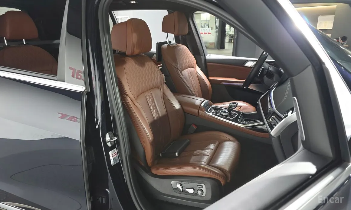 Фото 10 - BMW X7