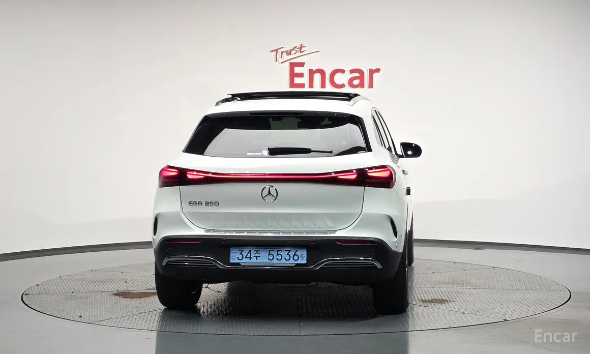 Фото 4 - Mercedes-Benz EQA