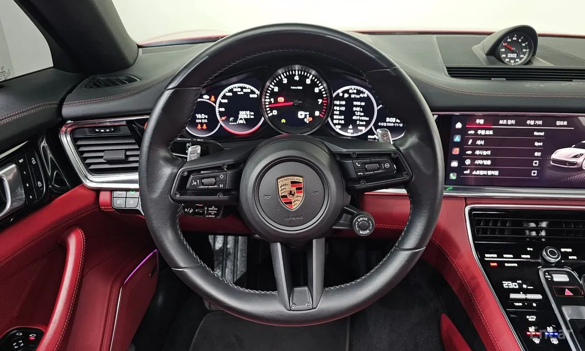 Фото 14 - Porsche Panamera