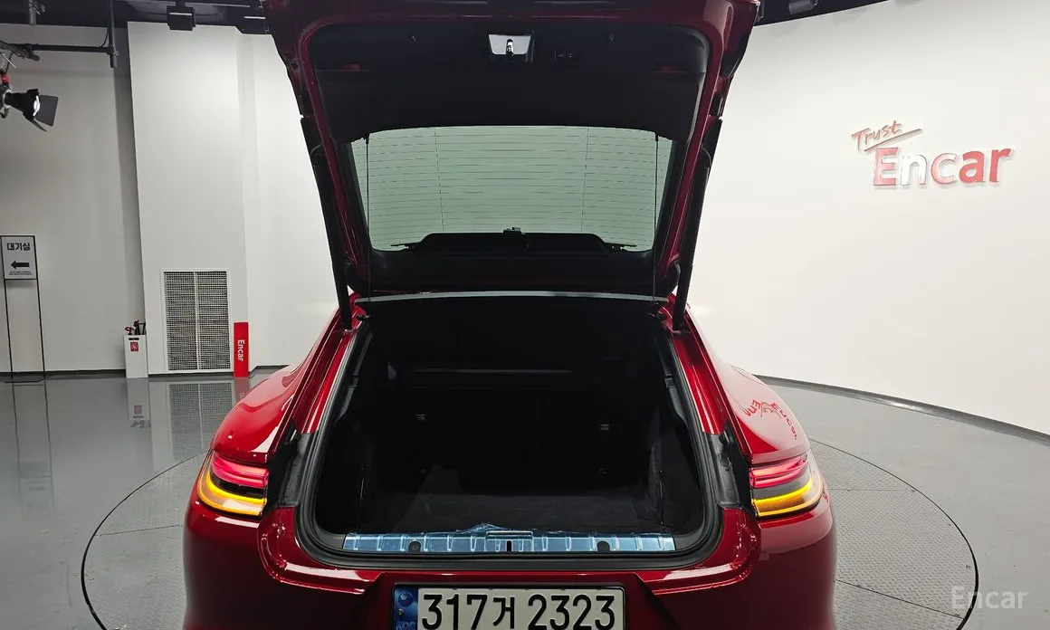 Фото 20 - Porsche Panamera