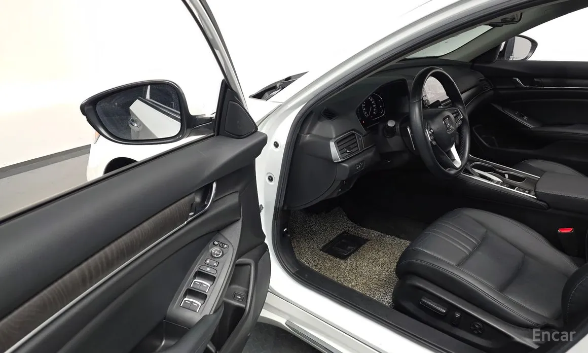 Фото 12 - Honda Accord