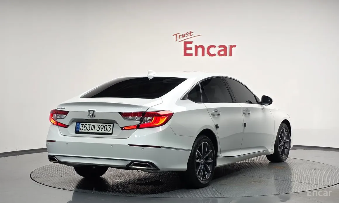 Фото 2 - Honda Accord