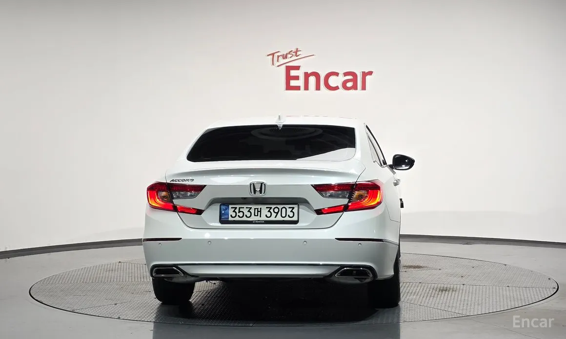 Фото 4 - Honda Accord