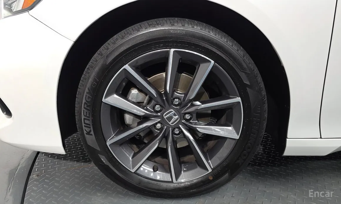 Фото 5 - Honda Accord