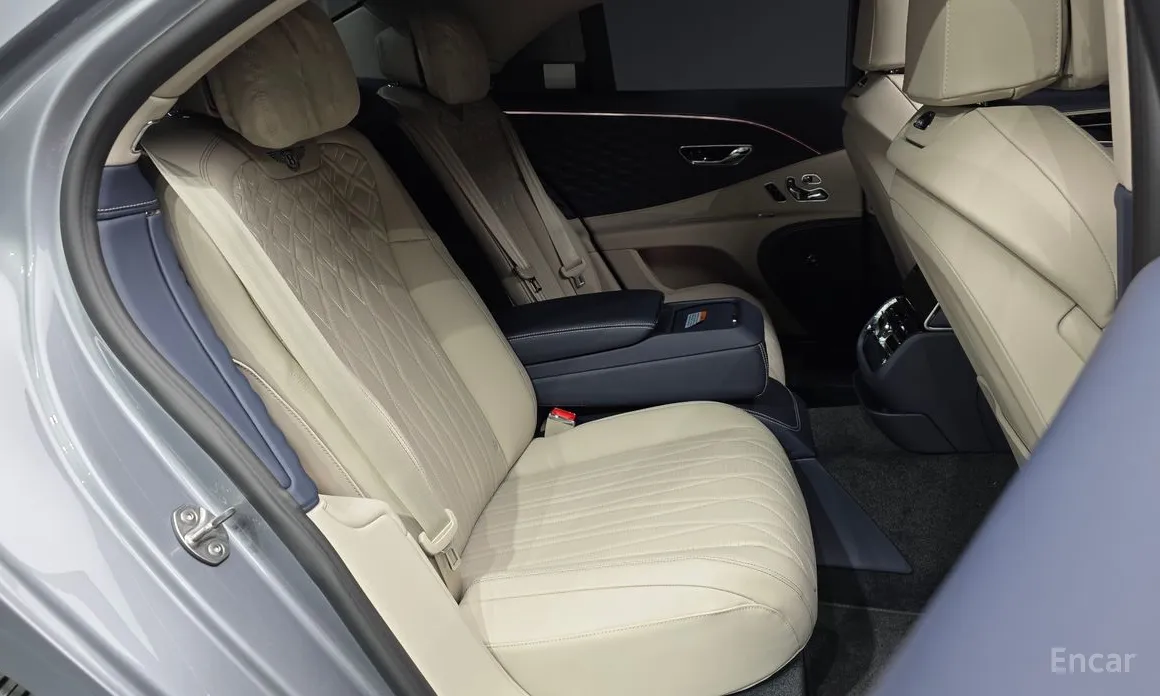 Фото 12 - Bentley Flying Spur