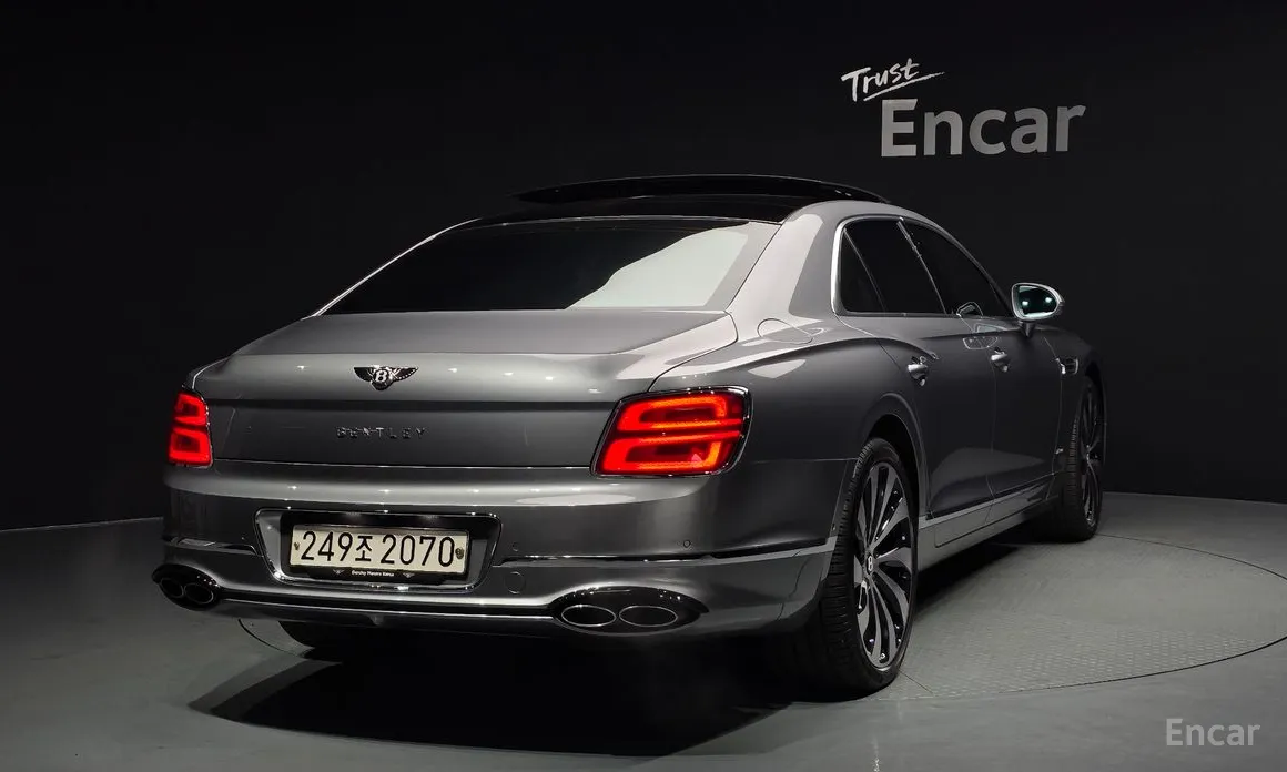 Фото 2 - Bentley Flying Spur
