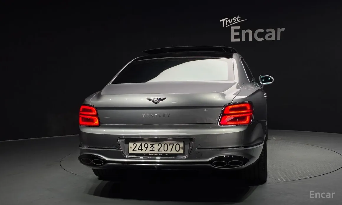 Фото 4 - Bentley Flying Spur