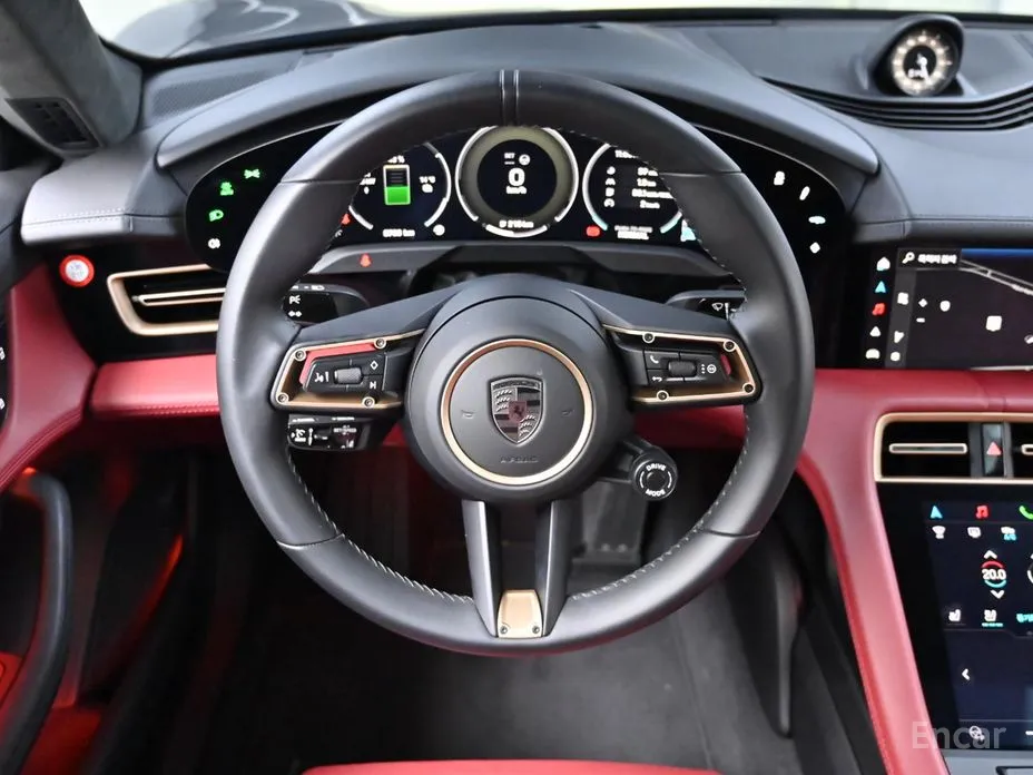 Фото 13 - Porsche Taycan