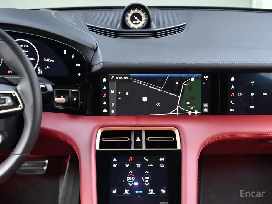 Фото 14 - Porsche Taycan