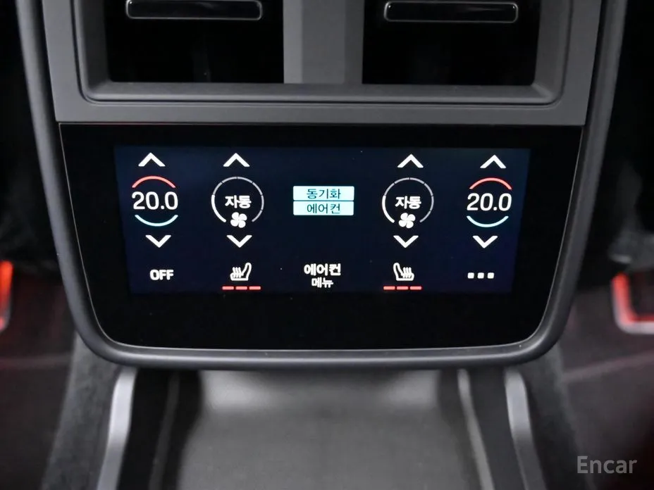 Фото 16 - Porsche Taycan