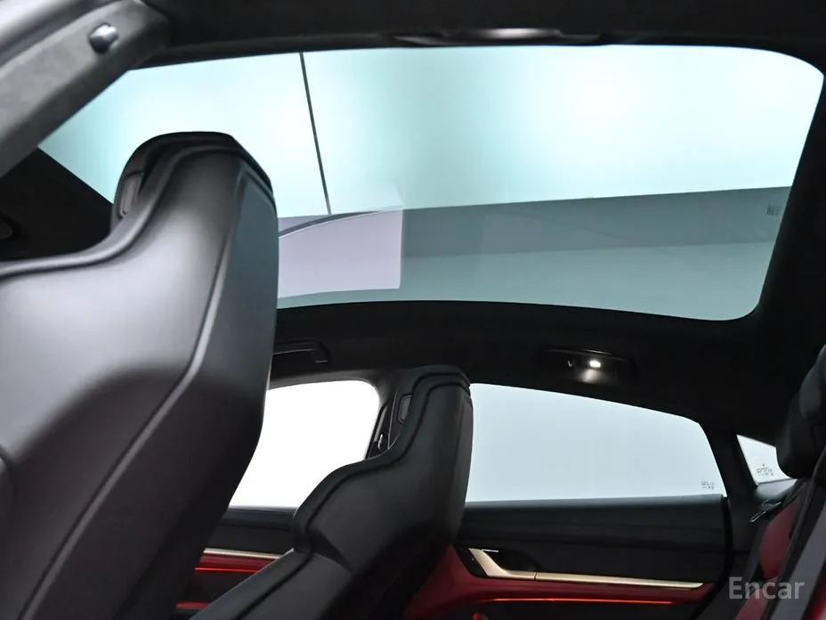 Фото 19 - Porsche Taycan