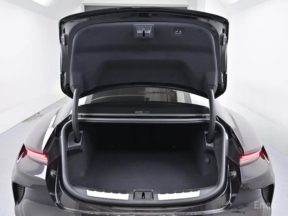 Фото 20 - Porsche Taycan