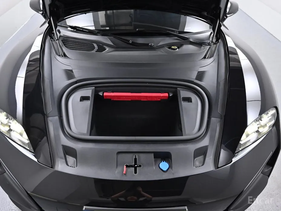 Фото 6 - Porsche Taycan