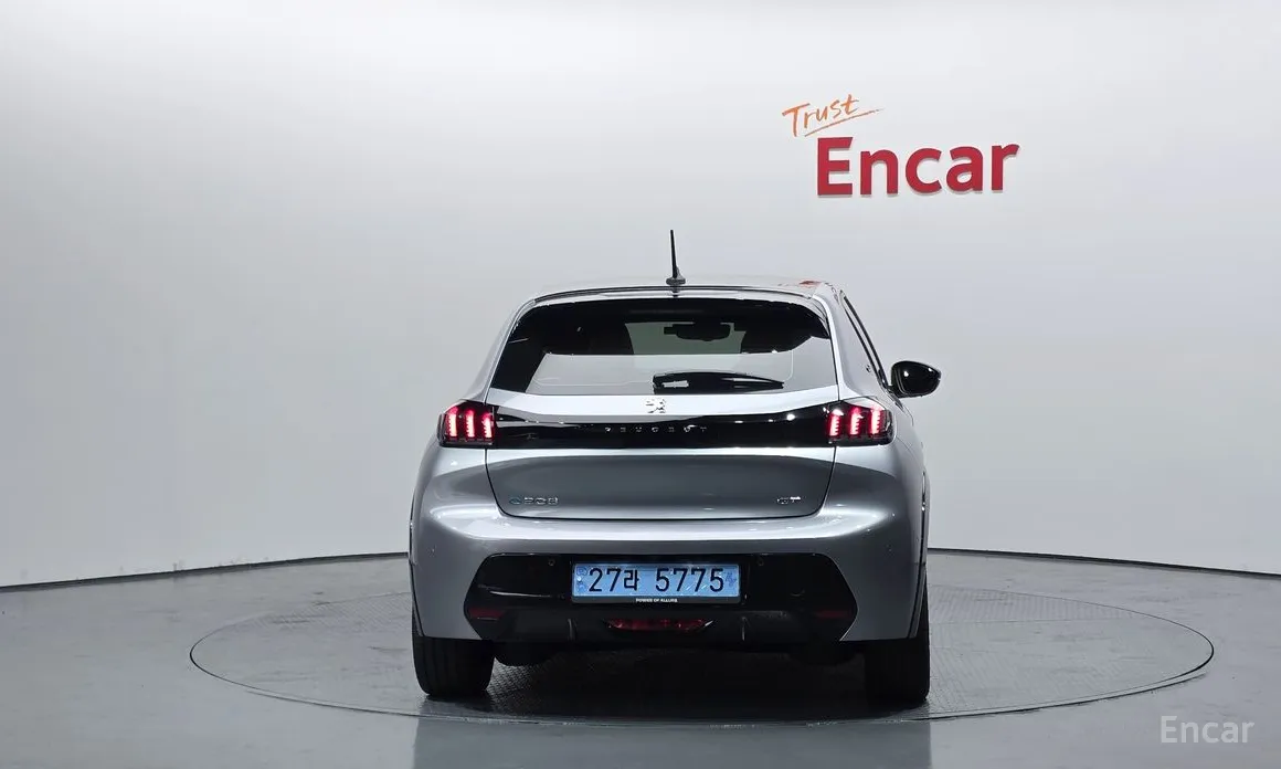 Фото 4 - Peugeot 208