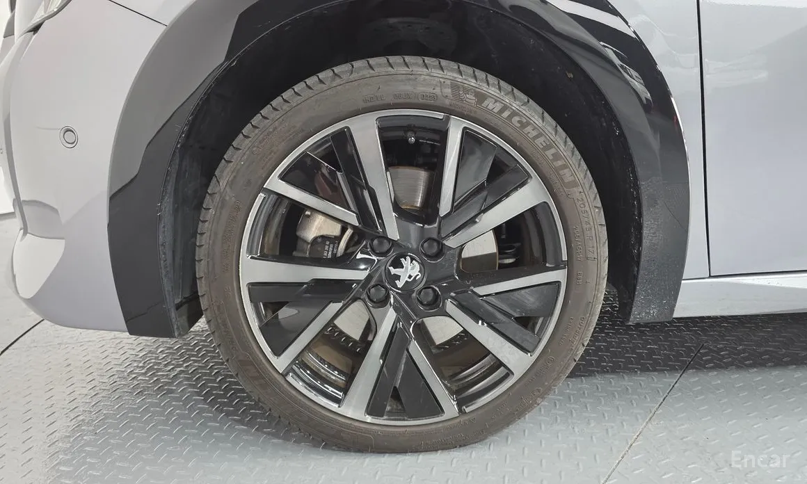 Фото 5 - Peugeot 208